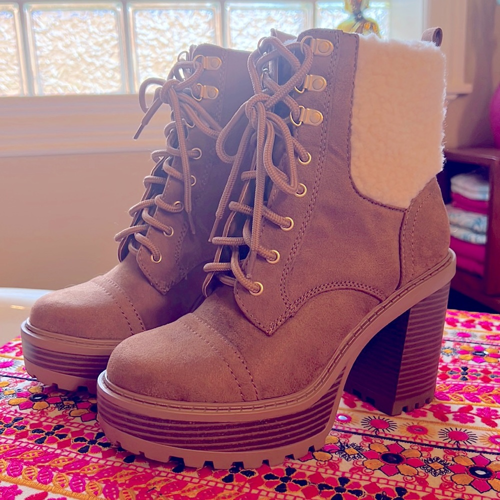 COPY - New SODA Platform Women’s chunky ankle heel Boots size 8 Carmel brown go…
